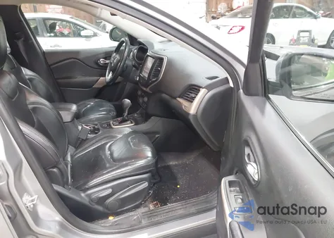 2017 Jeep Cherokee Latitude 4X4 z USA, uszkodzony, nr VIN 1C4PJMCS6HW587796